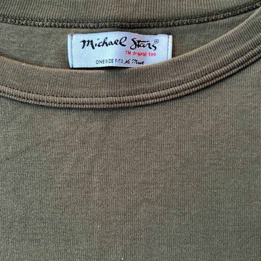 Olive l/s tshirt. One size fits most - Picture 2 of 3
